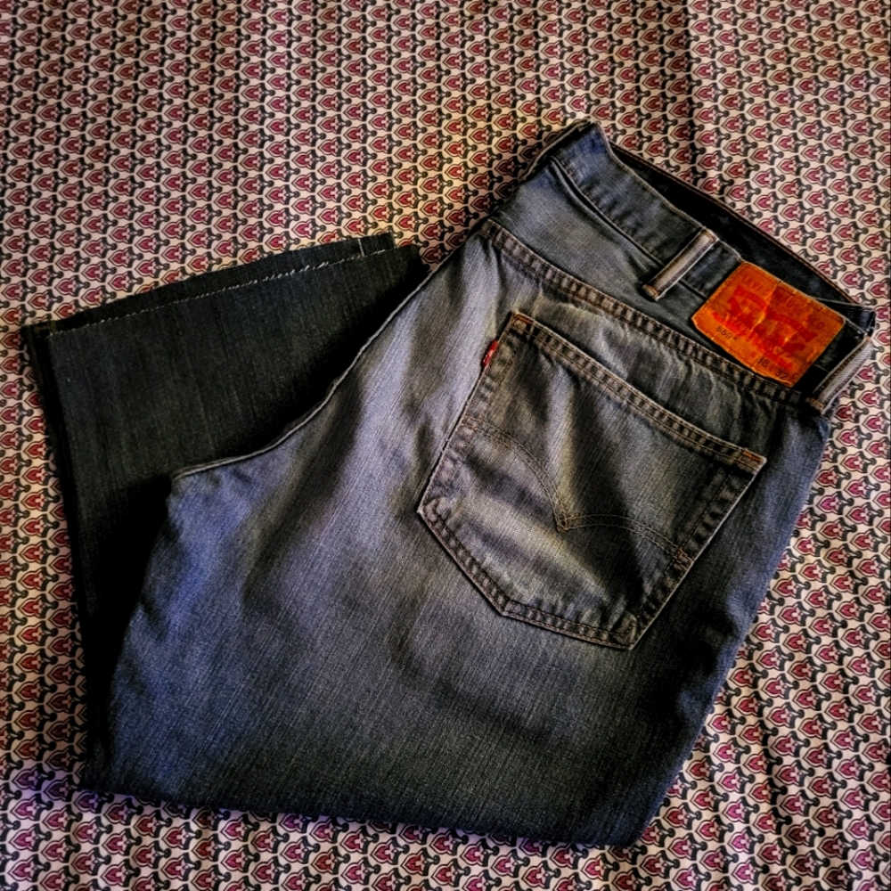 Levi's cut off crop jeans, 36 inch waist.